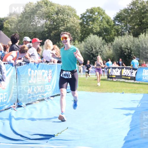 25.08.2024 - Elbe Triathlon Hamburg H.Heesch http://msf.ph/oto/6877991 25.08.2024 12:09:38 Ziel 518, 1653, 1691 meine-sportfotos.de