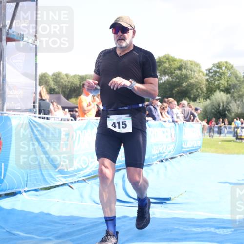 25.08.2024 - Elbe Triathlon Hamburg H.Heesch http://msf.ph/oto/6877992 25.08.2024 11:47:06 Ziel 415, 488, 1452 meine-sportfotos.de