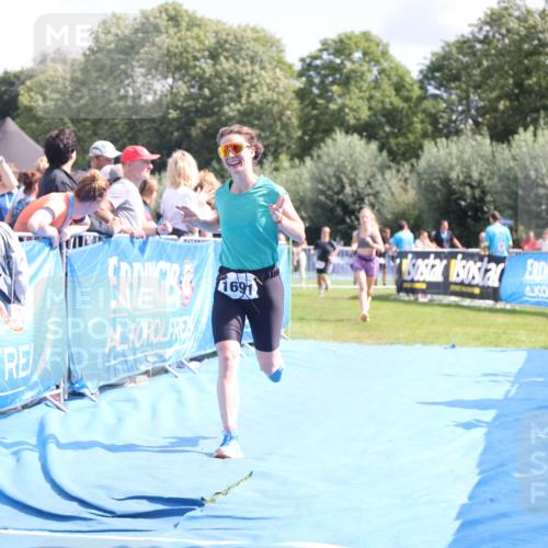 25.08.2024 - Elbe Triathlon Hamburg H.Heesch http://msf.ph/oto/6877993 25.08.2024 12:09:38 Ziel 518, 1653, 1691 meine-sportfotos.de