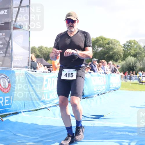 25.08.2024 - Elbe Triathlon Hamburg H.Heesch http://msf.ph/oto/6877996 25.08.2024 11:47:06 Ziel 415, 488, 1452 meine-sportfotos.de