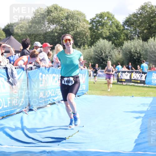 25.08.2024 - Elbe Triathlon Hamburg H.Heesch http://msf.ph/oto/6877999 25.08.2024 12:09:38 Ziel 518, 1653, 1691 meine-sportfotos.de