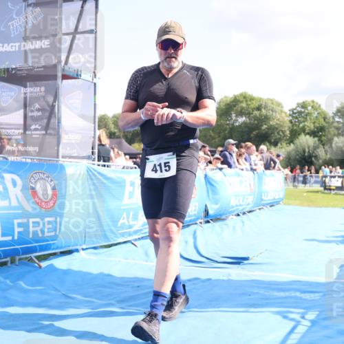 25.08.2024 - Elbe Triathlon Hamburg H.Heesch http://msf.ph/oto/6878002 25.08.2024 11:47:06 Ziel 415, 488, 1452 meine-sportfotos.de