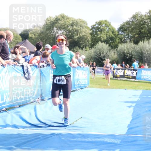 25.08.2024 - Elbe Triathlon Hamburg H.Heesch http://msf.ph/oto/6878008 25.08.2024 12:09:38 Ziel 518, 1653, 1691 meine-sportfotos.de