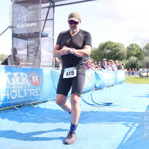 25.08.2024 - Elbe Triathlon Hamburg H.Heesch http://msf.ph/oto/6878011 25.08.2024 11:47:06 Ziel 415, 488, 1452 meine-sportfotos.de