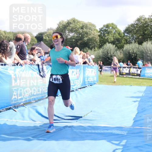 25.08.2024 - Elbe Triathlon Hamburg H.Heesch http://msf.ph/oto/6878017 25.08.2024 12:09:38 Ziel 518, 1653, 1691 meine-sportfotos.de