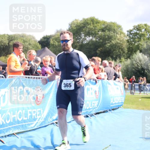 25.08.2024 - Elbe Triathlon Hamburg H.Heesch http://msf.ph/oto/6878018 25.08.2024 11:47:20 Ziel 365 meine-sportfotos.de