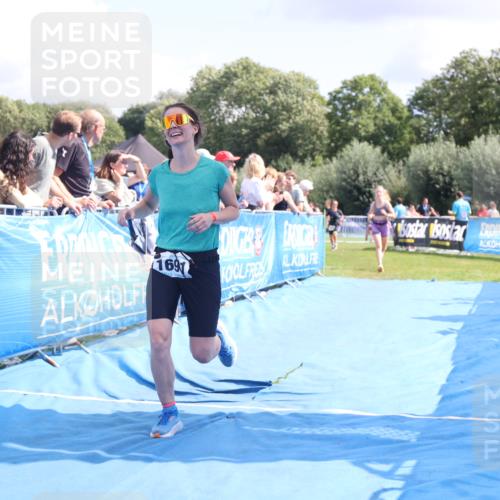 25.08.2024 - Elbe Triathlon Hamburg H.Heesch http://msf.ph/oto/6878019 25.08.2024 12:09:38 Ziel 518, 1653, 1691 meine-sportfotos.de