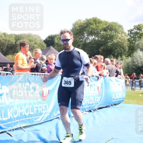 25.08.2024 - Elbe Triathlon Hamburg H.Heesch http://msf.ph/oto/6878020 25.08.2024 11:47:20 Ziel 365 meine-sportfotos.de