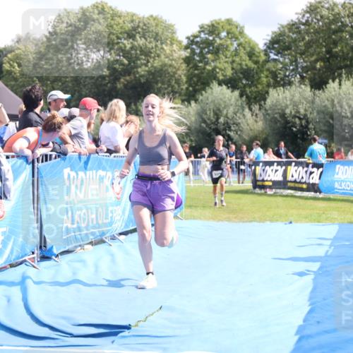 25.08.2024 - Elbe Triathlon Hamburg H.Heesch http://msf.ph/oto/6878029 25.08.2024 12:09:41 Ziel 518, 1653, 1691 meine-sportfotos.de