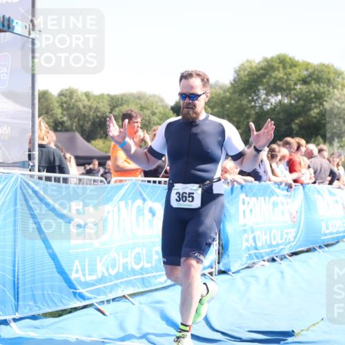 25.08.2024 - Elbe Triathlon Hamburg H.Heesch http://msf.ph/oto/6878030 25.08.2024 11:47:20 Ziel 365 meine-sportfotos.de
