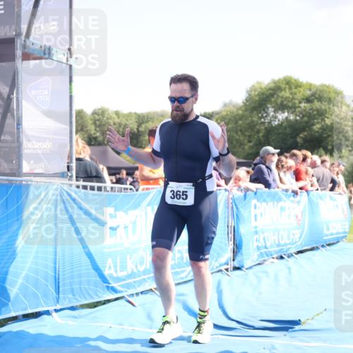 25.08.2024 - Elbe Triathlon Hamburg H.Heesch http://msf.ph/oto/6878035 25.08.2024 11:47:21 Ziel 365 meine-sportfotos.de