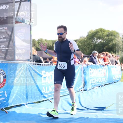 25.08.2024 - Elbe Triathlon Hamburg H.Heesch http://msf.ph/oto/6878037 25.08.2024 11:47:21 Ziel 365 meine-sportfotos.de