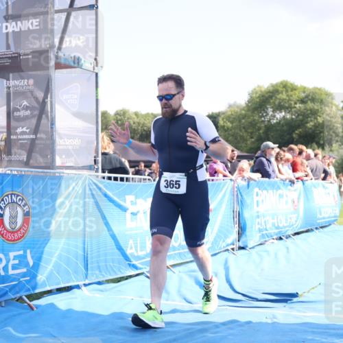 25.08.2024 - Elbe Triathlon Hamburg H.Heesch http://msf.ph/oto/6878039 25.08.2024 11:47:21 Ziel 365 meine-sportfotos.de