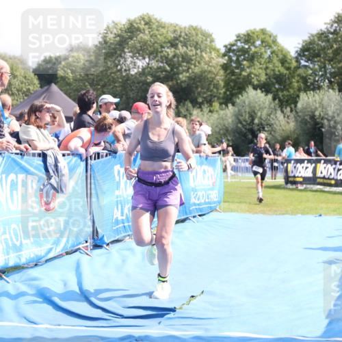 25.08.2024 - Elbe Triathlon Hamburg H.Heesch http://msf.ph/oto/6878040 25.08.2024 12:09:42 Ziel 518, 1653, 1691 meine-sportfotos.de