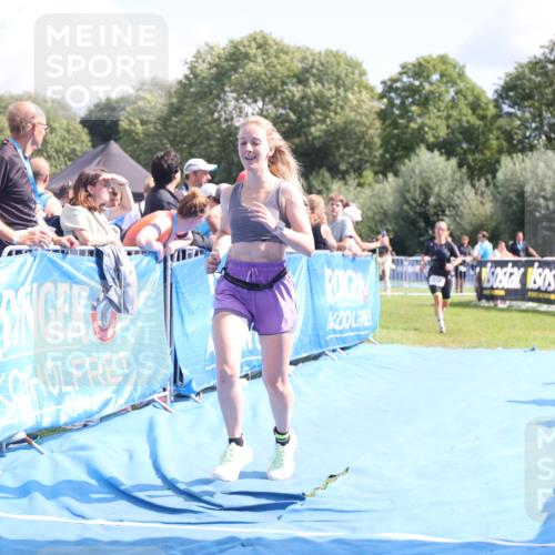 25.08.2024 - Elbe Triathlon Hamburg H.Heesch http://msf.ph/oto/6878043 25.08.2024 12:09:42 Ziel 518, 1653, 1691 meine-sportfotos.de