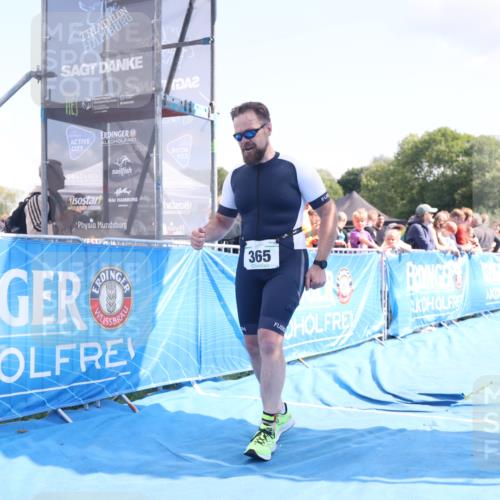 25.08.2024 - Elbe Triathlon Hamburg H.Heesch http://msf.ph/oto/6878049 25.08.2024 11:47:21 Ziel 365 meine-sportfotos.de