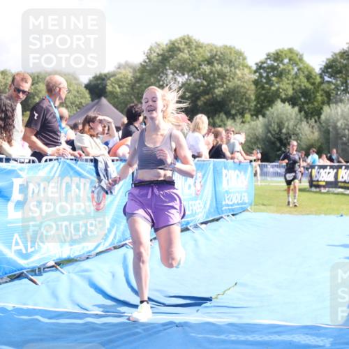 25.08.2024 - Elbe Triathlon Hamburg H.Heesch http://msf.ph/oto/6878051 25.08.2024 12:09:42 Ziel 518, 1653, 1691 meine-sportfotos.de
