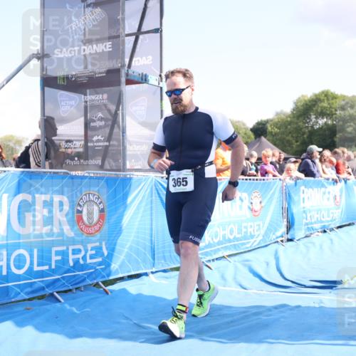 25.08.2024 - Elbe Triathlon Hamburg H.Heesch http://msf.ph/oto/6878054 25.08.2024 11:47:21 Ziel 365 meine-sportfotos.de