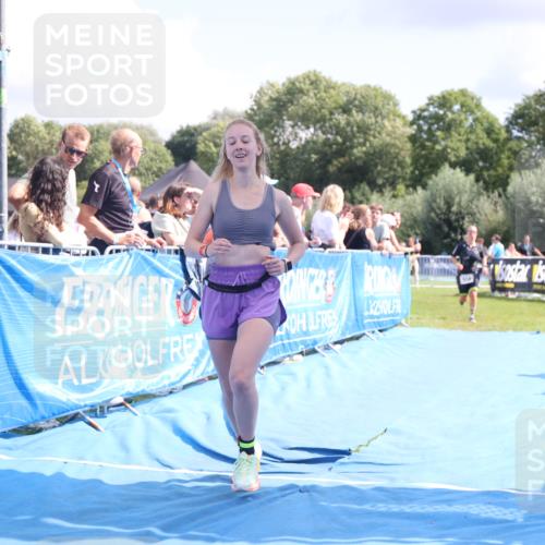 25.08.2024 - Elbe Triathlon Hamburg H.Heesch http://msf.ph/oto/6878057 25.08.2024 12:09:42 Ziel 518, 1653, 1691 meine-sportfotos.de