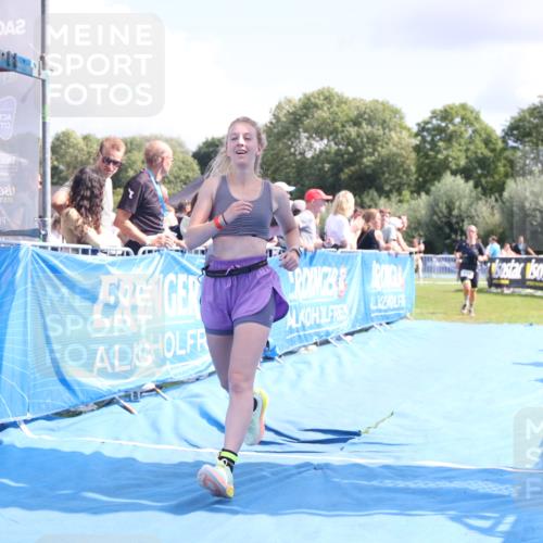 25.08.2024 - Elbe Triathlon Hamburg H.Heesch http://msf.ph/oto/6878062 25.08.2024 12:09:42 Ziel 518, 1653, 1691 meine-sportfotos.de