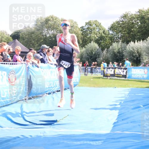 25.08.2024 - Elbe Triathlon Hamburg H.Heesch http://msf.ph/oto/6878065 25.08.2024 11:47:36 Ziel 1713 meine-sportfotos.de