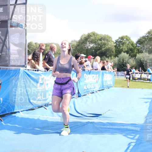 25.08.2024 - Elbe Triathlon Hamburg H.Heesch http://msf.ph/oto/6878068 25.08.2024 12:09:42 Ziel 518, 1653, 1691 meine-sportfotos.de
