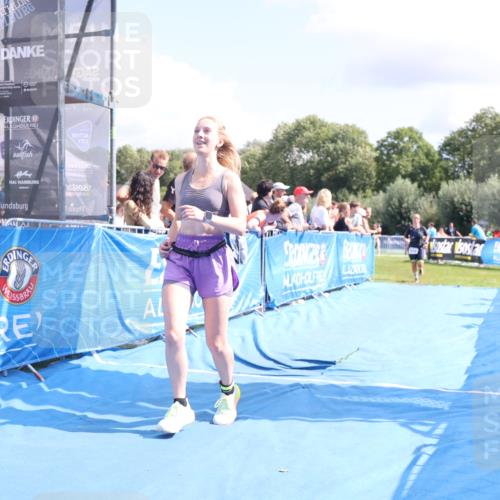 25.08.2024 - Elbe Triathlon Hamburg H.Heesch http://msf.ph/oto/6878072 25.08.2024 12:09:43 Ziel 518, 1653, 1691 meine-sportfotos.de