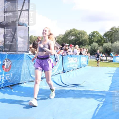 25.08.2024 - Elbe Triathlon Hamburg H.Heesch http://msf.ph/oto/6878075 25.08.2024 12:09:43 Ziel 518, 1653, 1691 meine-sportfotos.de
