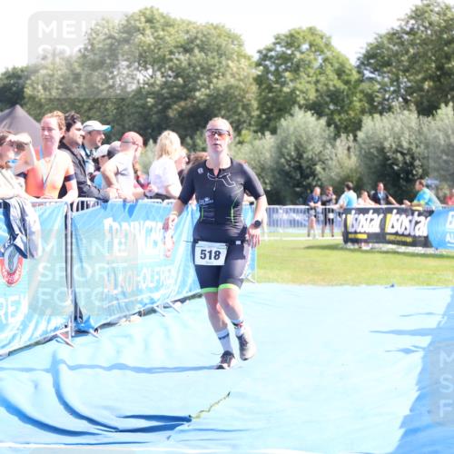 25.08.2024 - Elbe Triathlon Hamburg H.Heesch http://msf.ph/oto/6878077 25.08.2024 12:09:45 Ziel 518, 1653, 1691 meine-sportfotos.de