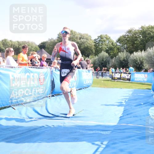 25.08.2024 - Elbe Triathlon Hamburg H.Heesch http://msf.ph/oto/6878078 25.08.2024 11:47:36 Ziel 1713 meine-sportfotos.de