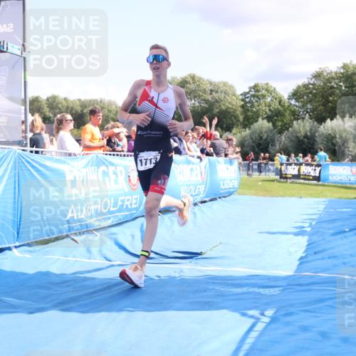 25.08.2024 - Elbe Triathlon Hamburg H.Heesch http://msf.ph/oto/6878086 25.08.2024 11:47:37 Ziel 1713 meine-sportfotos.de