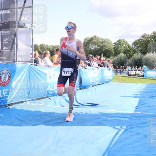 25.08.2024 - Elbe Triathlon Hamburg H.Heesch http://msf.ph/oto/6878093 25.08.2024 11:47:37 Ziel 1713 meine-sportfotos.de