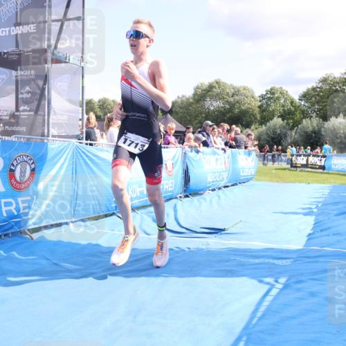 25.08.2024 - Elbe Triathlon Hamburg H.Heesch http://msf.ph/oto/6878097 25.08.2024 11:47:37 Ziel 1713 meine-sportfotos.de