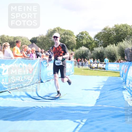 25.08.2024 - Elbe Triathlon Hamburg H.Heesch http://msf.ph/oto/6878106 25.08.2024 11:47:50 Ziel 462, 1467, 1565 meine-sportfotos.de