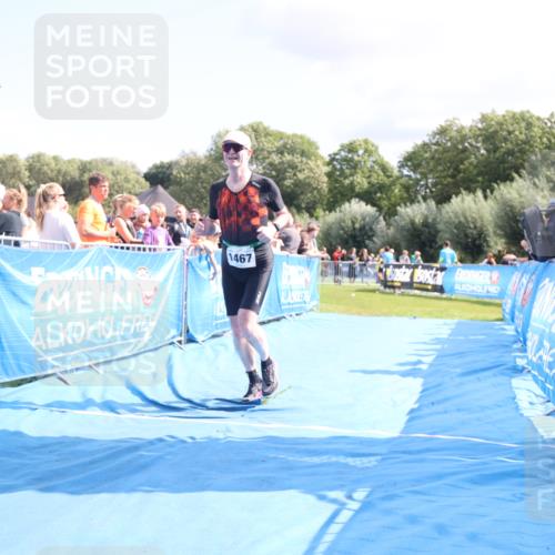 25.08.2024 - Elbe Triathlon Hamburg H.Heesch http://msf.ph/oto/6878110 25.08.2024 11:47:50 Ziel 462, 1467, 1565 meine-sportfotos.de
