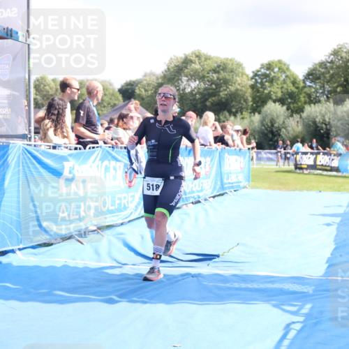 25.08.2024 - Elbe Triathlon Hamburg H.Heesch http://msf.ph/oto/6878113 25.08.2024 12:09:46 Ziel 518, 1653 meine-sportfotos.de