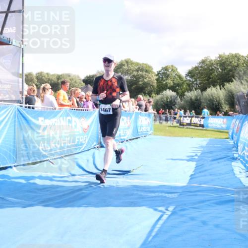 25.08.2024 - Elbe Triathlon Hamburg H.Heesch http://msf.ph/oto/6878116 25.08.2024 11:47:50 Ziel 462, 1467, 1565 meine-sportfotos.de