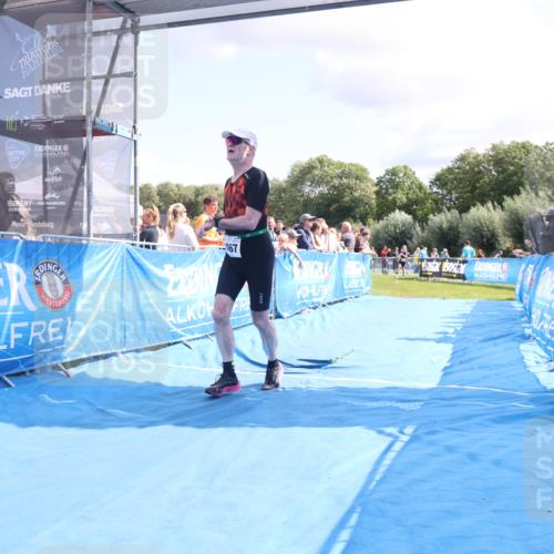 25.08.2024 - Elbe Triathlon Hamburg H.Heesch http://msf.ph/oto/6878123 25.08.2024 11:47:51 Ziel 462, 1467, 1565 meine-sportfotos.de