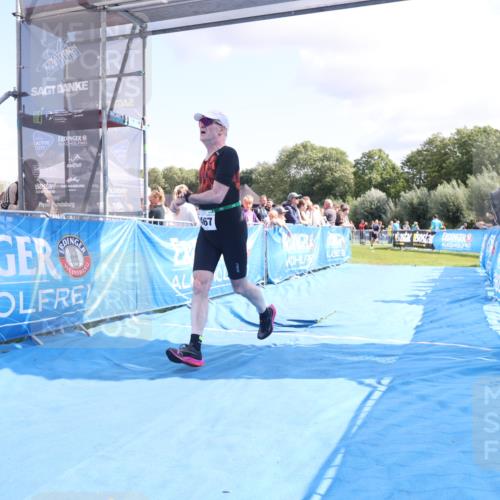 25.08.2024 - Elbe Triathlon Hamburg H.Heesch http://msf.ph/oto/6878127 25.08.2024 11:47:51 Ziel 462, 1467, 1565 meine-sportfotos.de