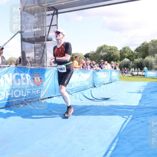 25.08.2024 - Elbe Triathlon Hamburg H.Heesch http://msf.ph/oto/6878134 25.08.2024 11:47:51 Ziel 462, 1467, 1565 meine-sportfotos.de