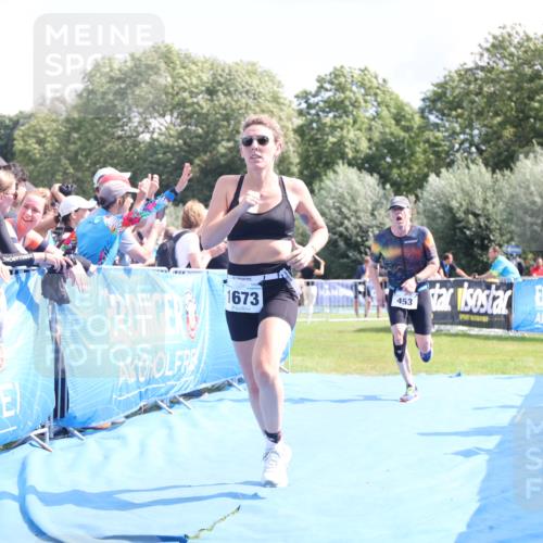 25.08.2024 - Elbe Triathlon Hamburg H.Heesch http://msf.ph/oto/6878150 25.08.2024 12:10:11 Ziel 453, 1673 meine-sportfotos.de