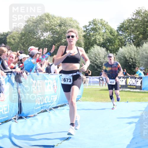 25.08.2024 - Elbe Triathlon Hamburg H.Heesch http://msf.ph/oto/6878152 25.08.2024 12:10:11 Ziel 453, 1673 meine-sportfotos.de