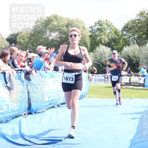25.08.2024 - Elbe Triathlon Hamburg H.Heesch http://msf.ph/oto/6878156 25.08.2024 12:10:11 Ziel 453, 1673 meine-sportfotos.de