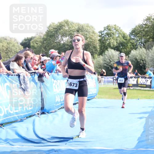 25.08.2024 - Elbe Triathlon Hamburg H.Heesch http://msf.ph/oto/6878160 25.08.2024 12:10:11 Ziel 453, 1673 meine-sportfotos.de