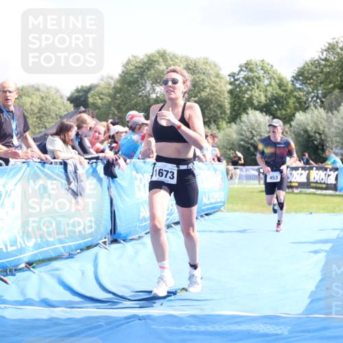 25.08.2024 - Elbe Triathlon Hamburg H.Heesch http://msf.ph/oto/6878162 25.08.2024 12:10:11 Ziel 453, 1673 meine-sportfotos.de