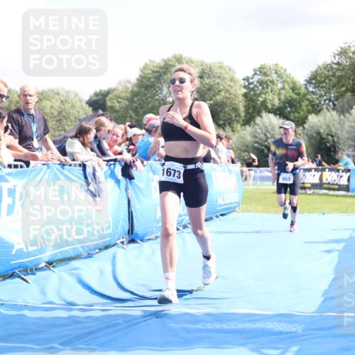 25.08.2024 - Elbe Triathlon Hamburg H.Heesch http://msf.ph/oto/6878164 25.08.2024 12:10:11 Ziel 453, 1673 meine-sportfotos.de