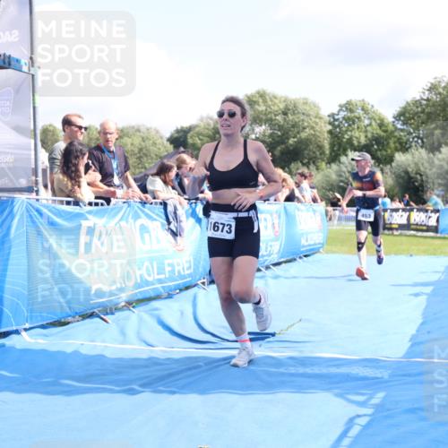 25.08.2024 - Elbe Triathlon Hamburg H.Heesch http://msf.ph/oto/6878170 25.08.2024 12:10:12 Ziel 453, 1673 meine-sportfotos.de