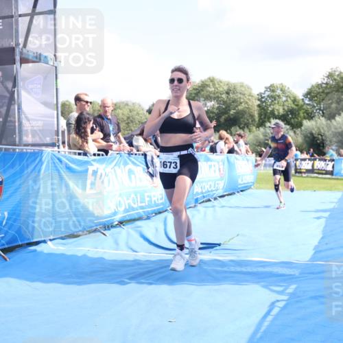 25.08.2024 - Elbe Triathlon Hamburg H.Heesch http://msf.ph/oto/6878174 25.08.2024 12:10:12 Ziel 453, 1673 meine-sportfotos.de