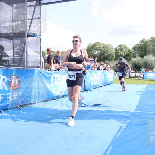 25.08.2024 - Elbe Triathlon Hamburg H.Heesch http://msf.ph/oto/6878178 25.08.2024 12:10:12 Ziel 453, 1673 meine-sportfotos.de
