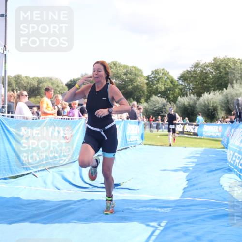 25.08.2024 - Elbe Triathlon Hamburg H.Heesch http://msf.ph/oto/6878193 25.08.2024 11:47:59 Ziel 462, 635, 1565 meine-sportfotos.de